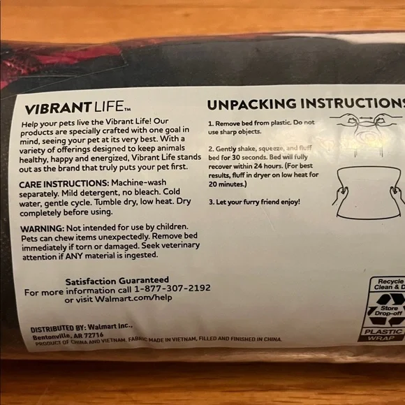 Vibrant Life Round Pet Cuddler Bed Red Plaid - NEW - Picture 5 of 5